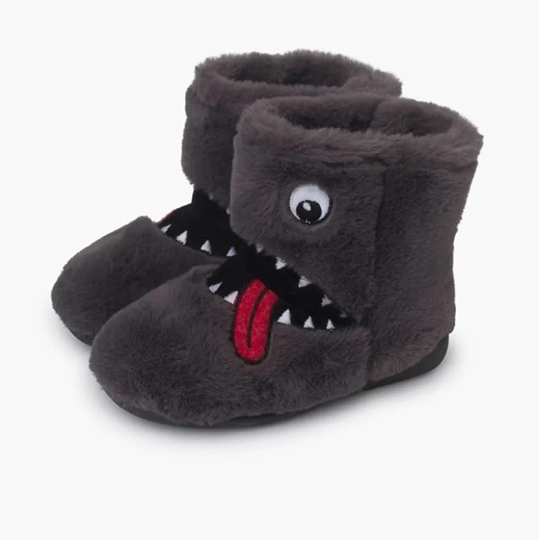Botas Casa Invierno Dibujo Monstruo