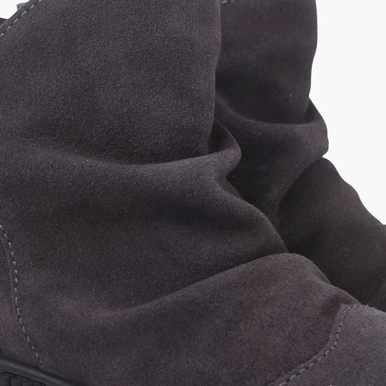 Botas serraje efecto arrugado