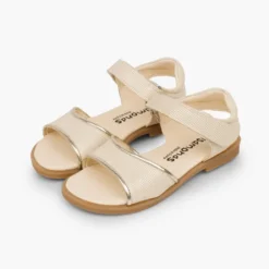 Sandalias niña piel grabada brillante tira adherente