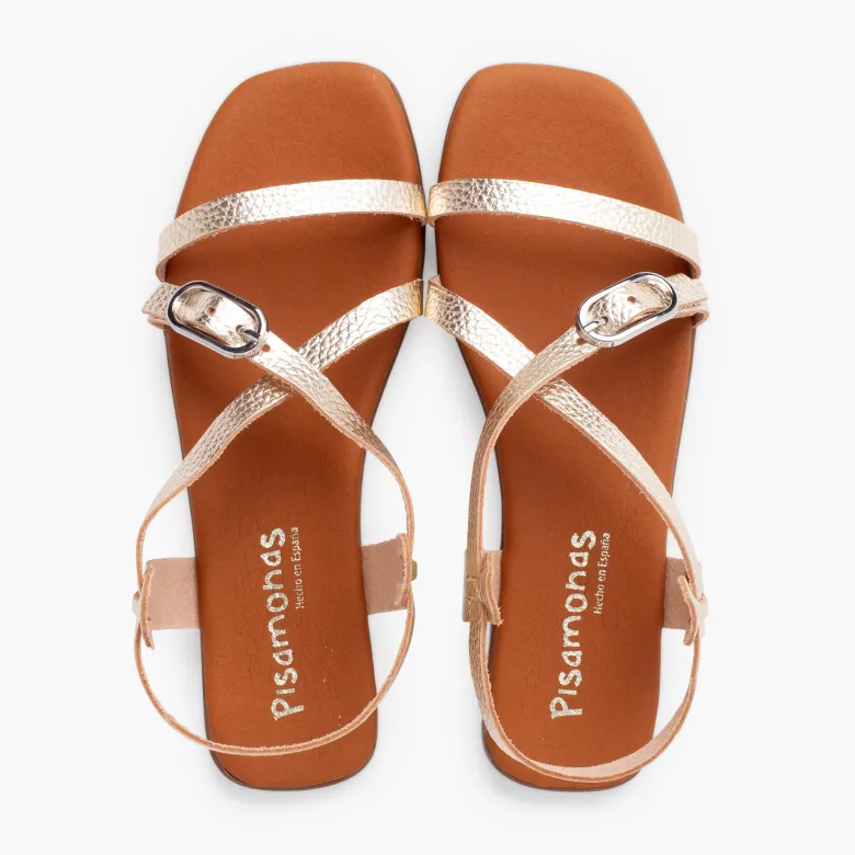 Sandalias tira con hebilla ovalada
